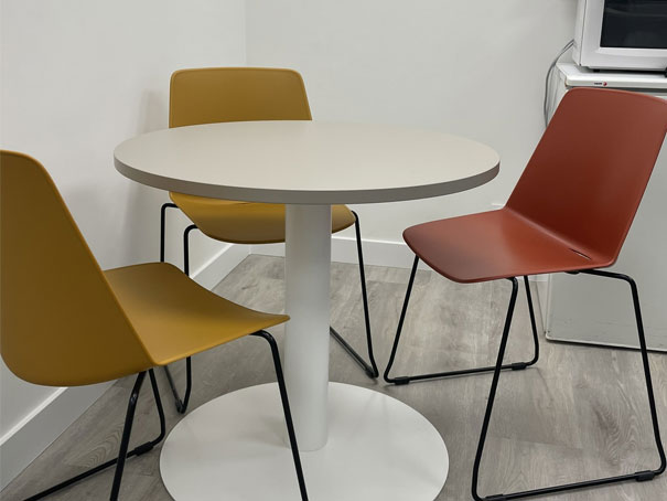 table ronde pied tulipe