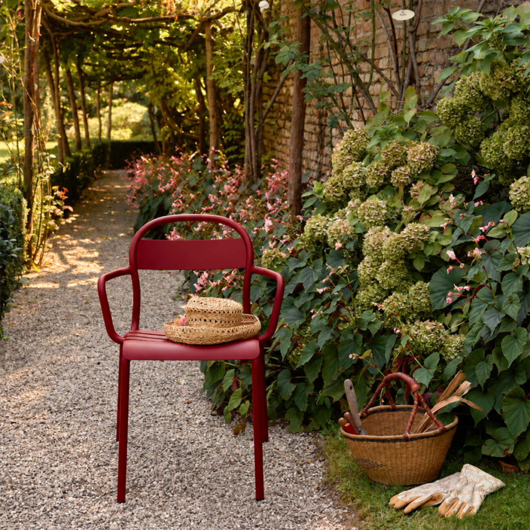 Chaise empilable pour terrasse avec accoudoirs AUSSEN