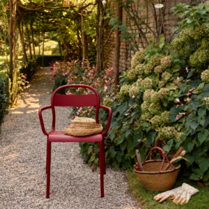 Chaise empilable pour terrasse avec accoudoirs AUSSEN
