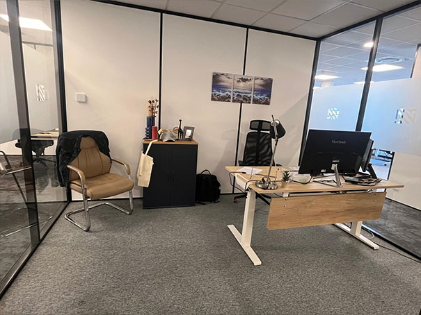 Bureau fermé avec poste de direction