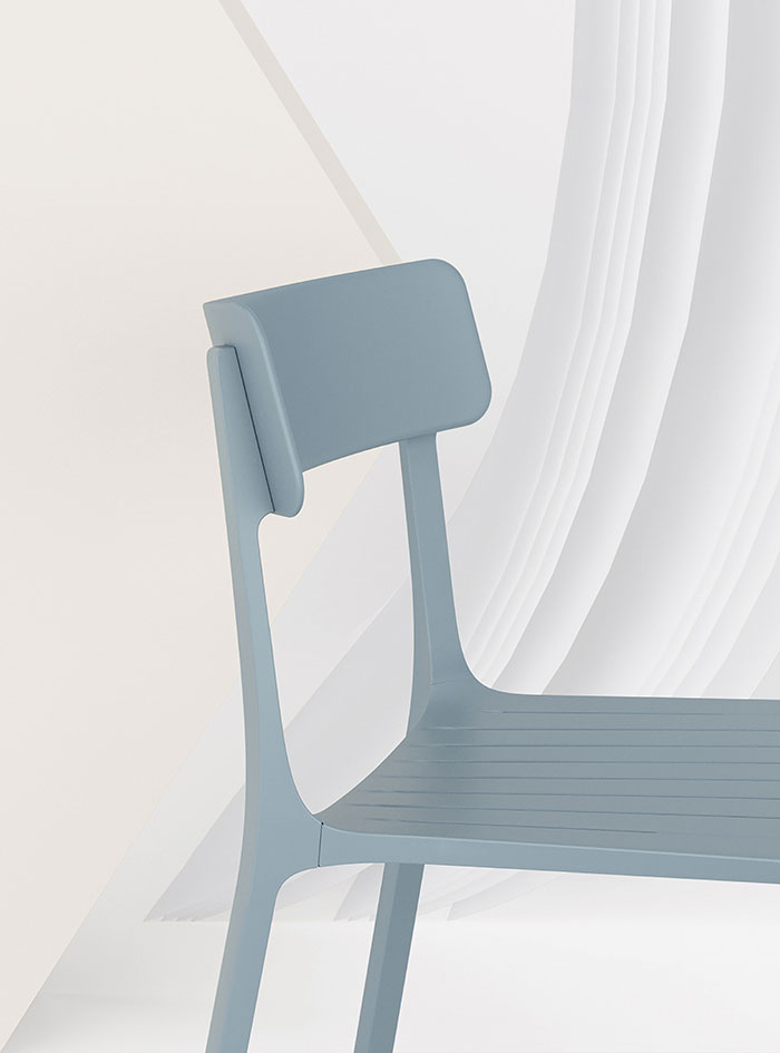 chaise de bistrot contemporaine structure aluminium et polypropylène