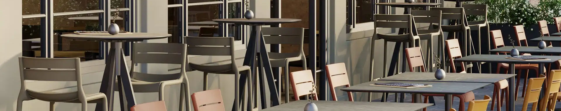Terrasse de restaurant avec mobilier extérieur professionnel